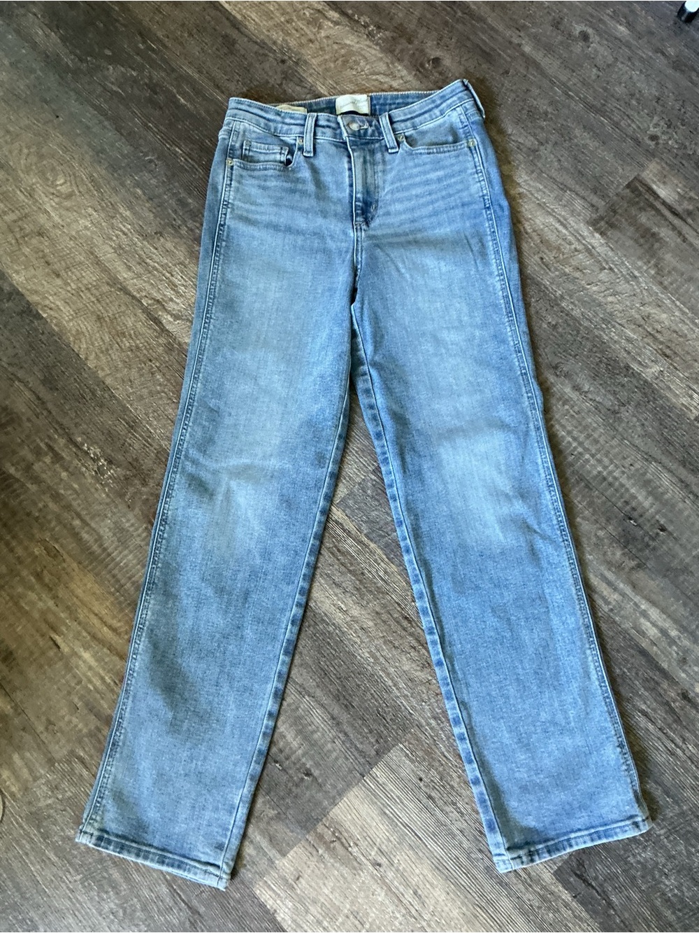 NWOT Universal Thread High Rise Everyday Straight-Leg Jeans
